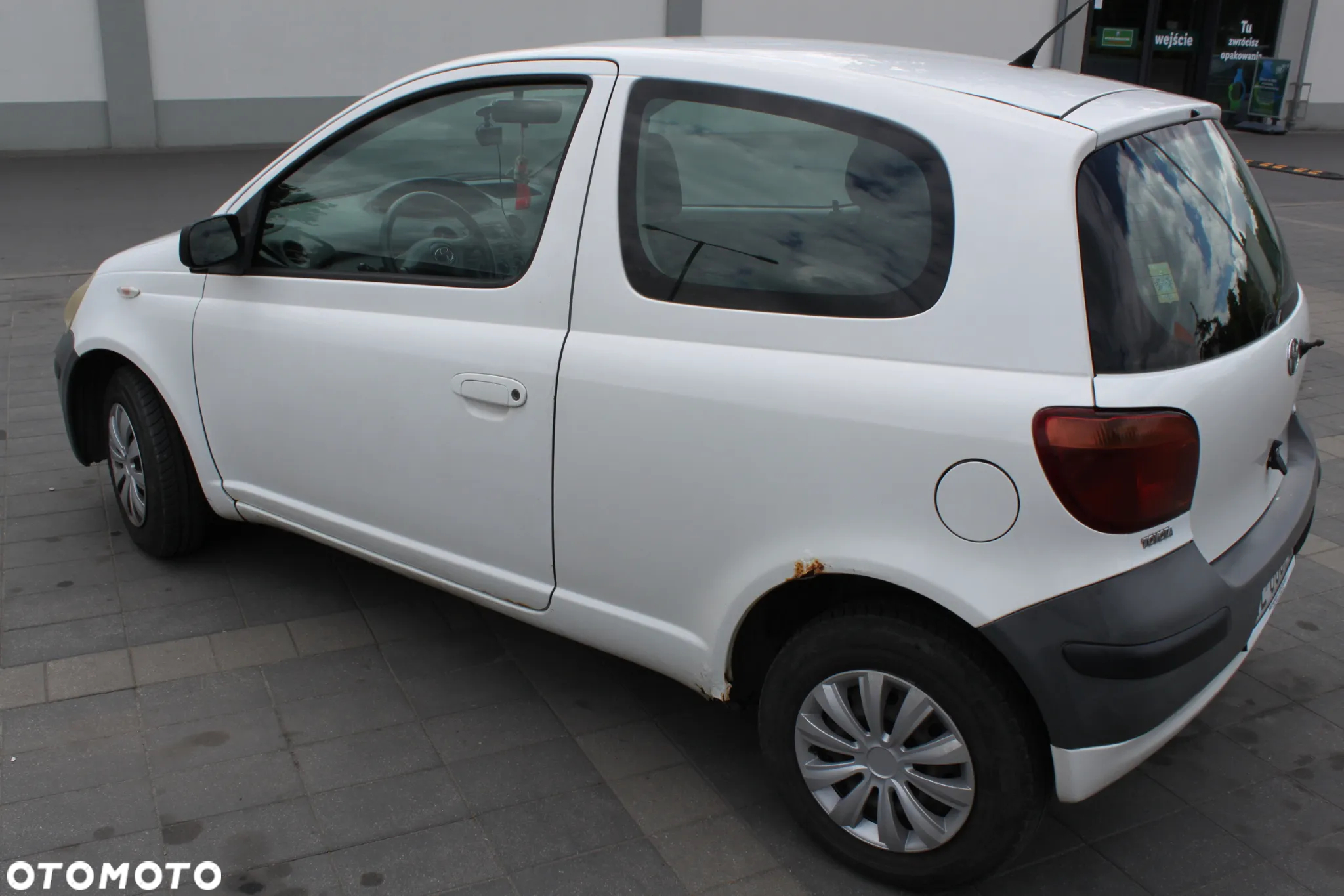 Toyota Yaris 1.0 Base - 6