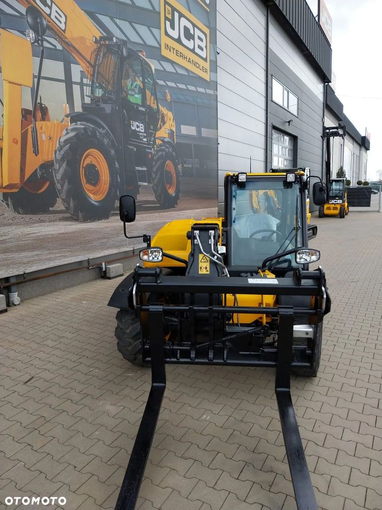 JCB 525-60 Agri Plus - 8