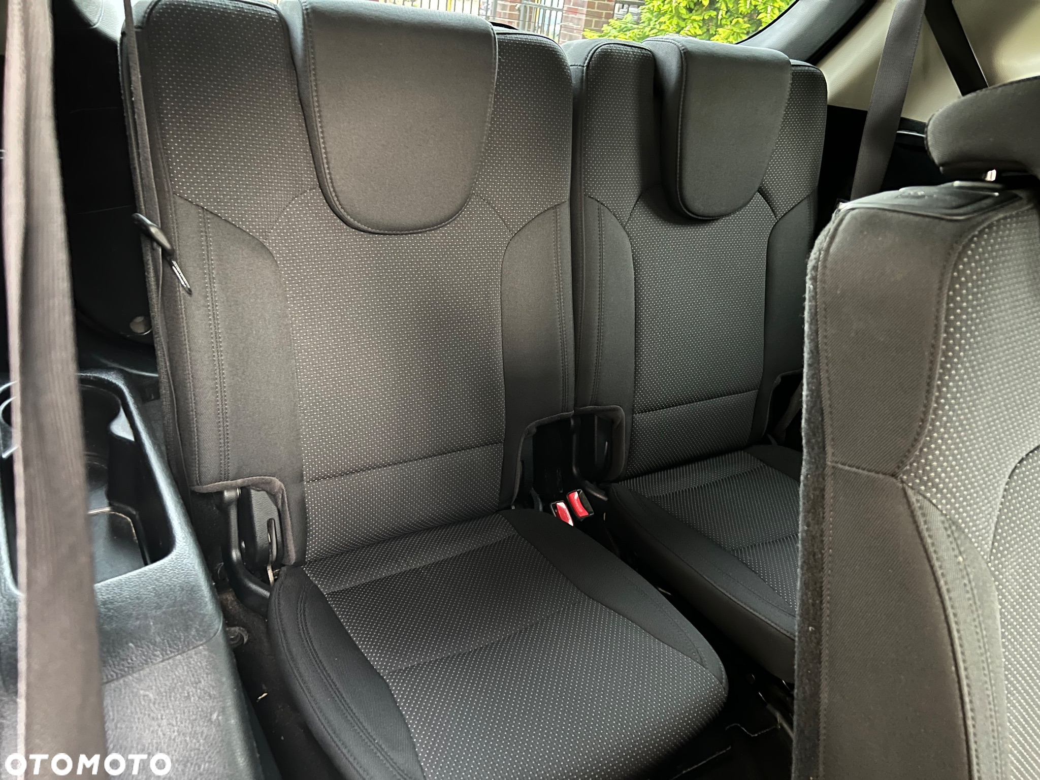 Kia Carens 1.6 GDI L 7os - 37