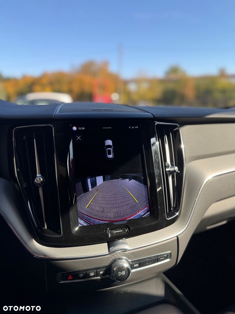 Volvo XC 60 B4 D Plus Dark - 14
