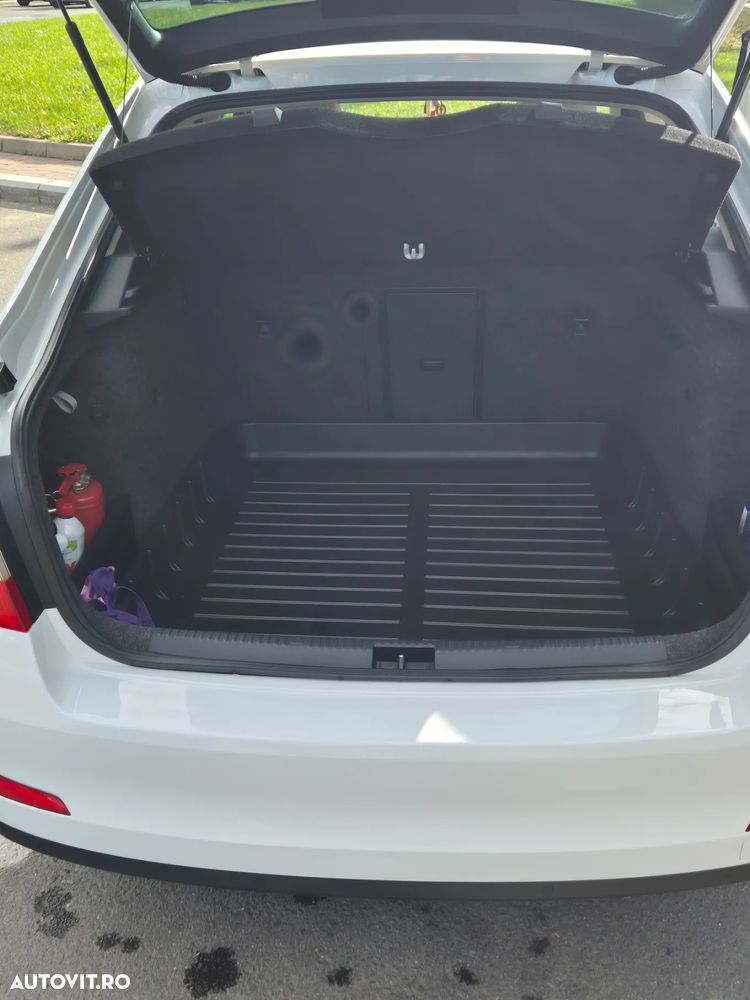 Skoda Octavia 1.6 TDI Ambiente DSG - 6