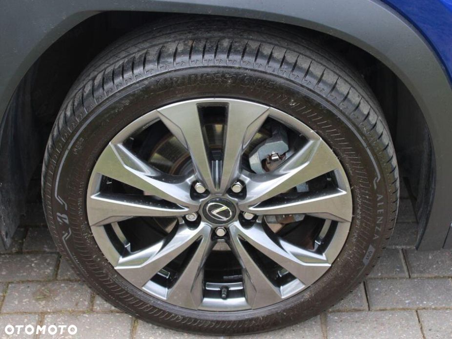 Lexus UX - 13