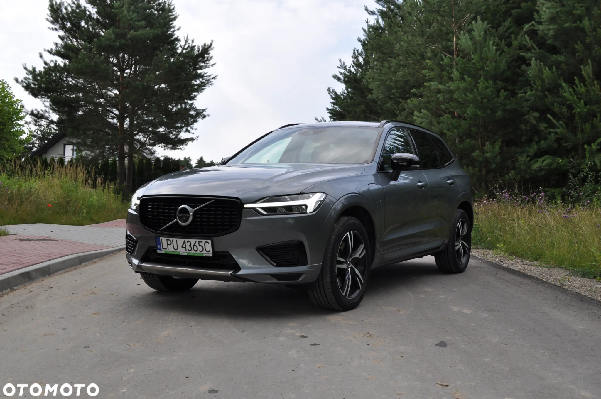 Volvo XC 60 T6 Plug-In Hybrid AWD R-Design - 2