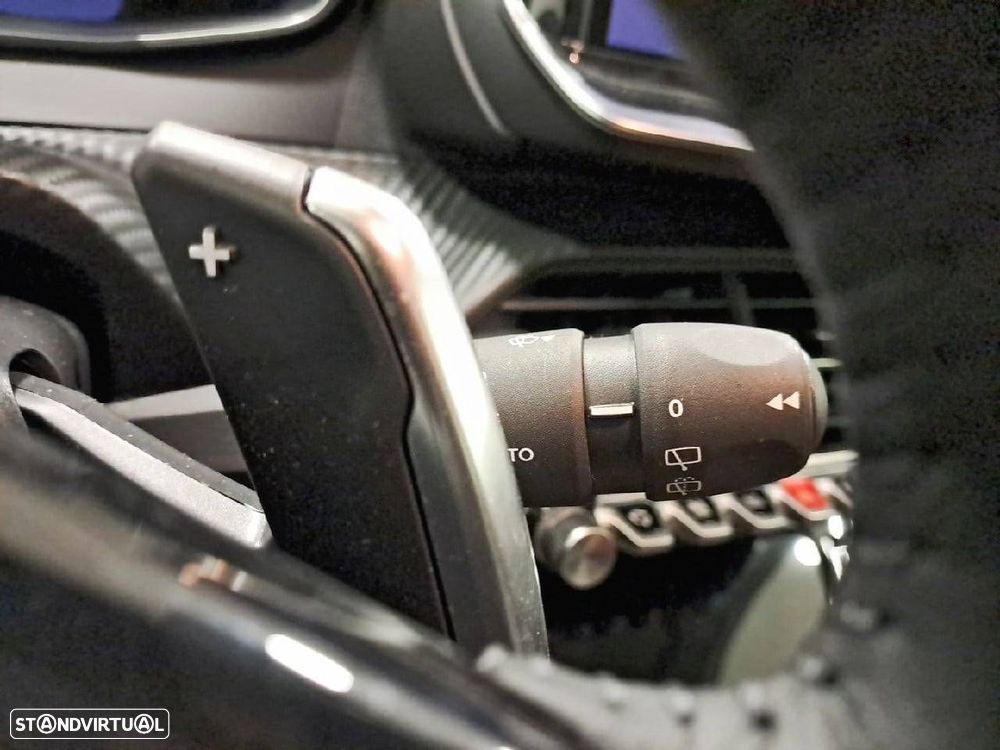 Peugeot 208 1.2 Hybrid Allure e-DCS6 - 15