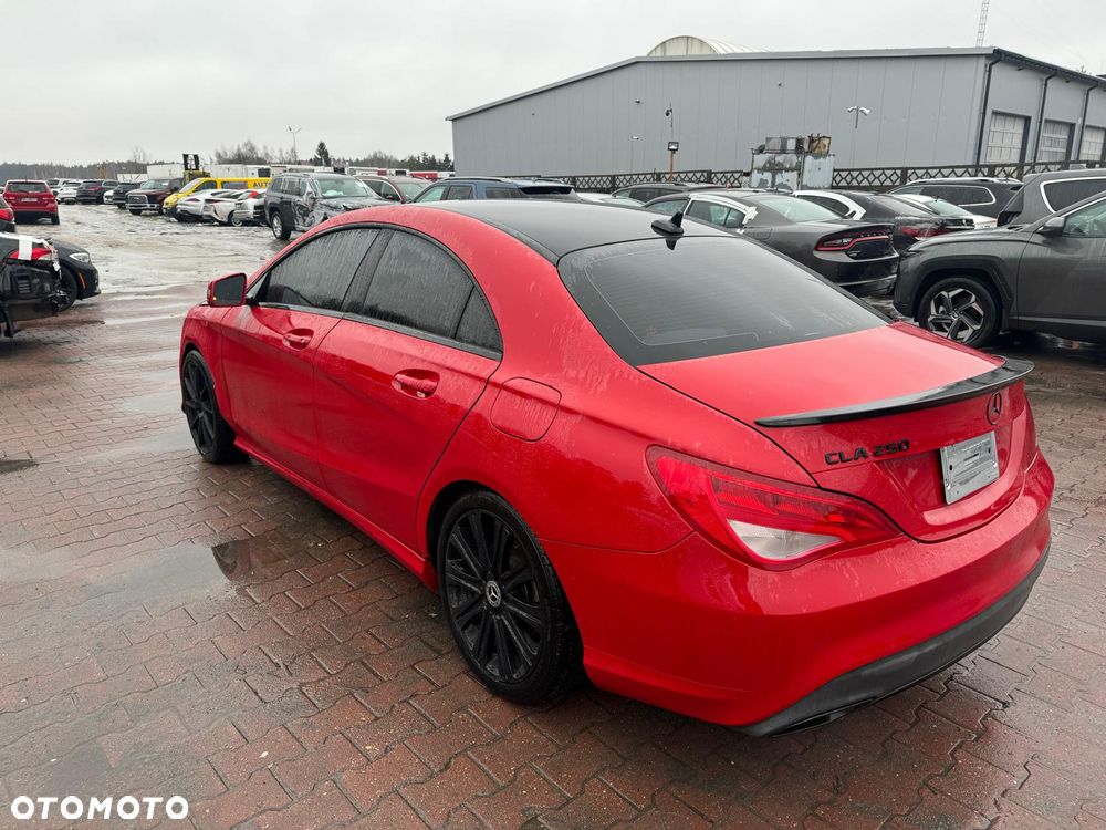 Mercedes-Benz CLA 250 7G-DCT - 7