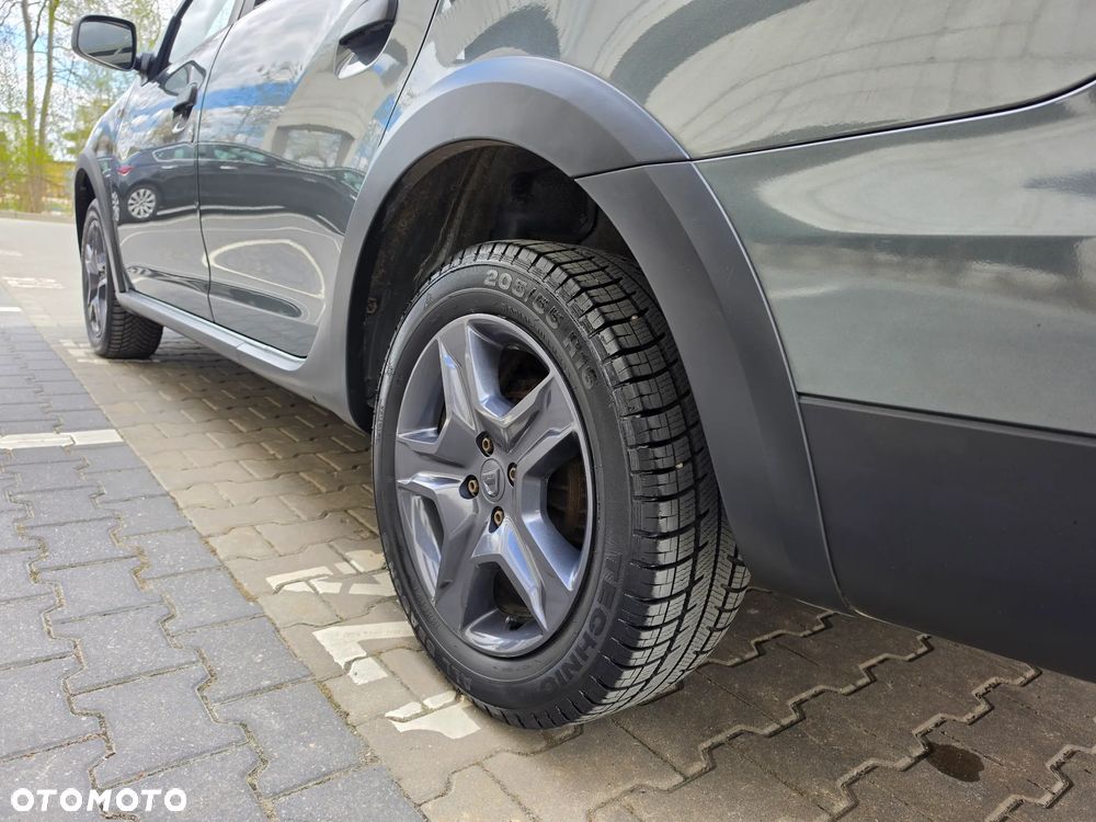 Dacia Logan TCe 90 S&S Stepway Celebration - 8