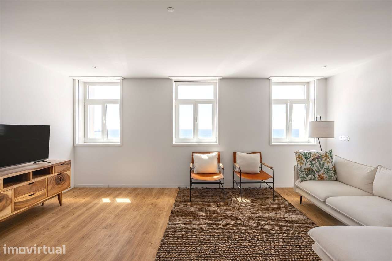Apartamento T1 Mobilado na Primeira Linha de Mar na Foz do Douro - Grande imagem: 2/19