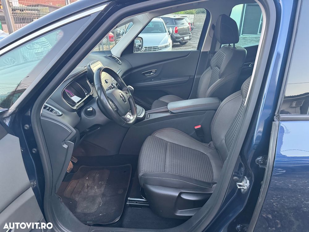 Renault Grand Scenic - 9
