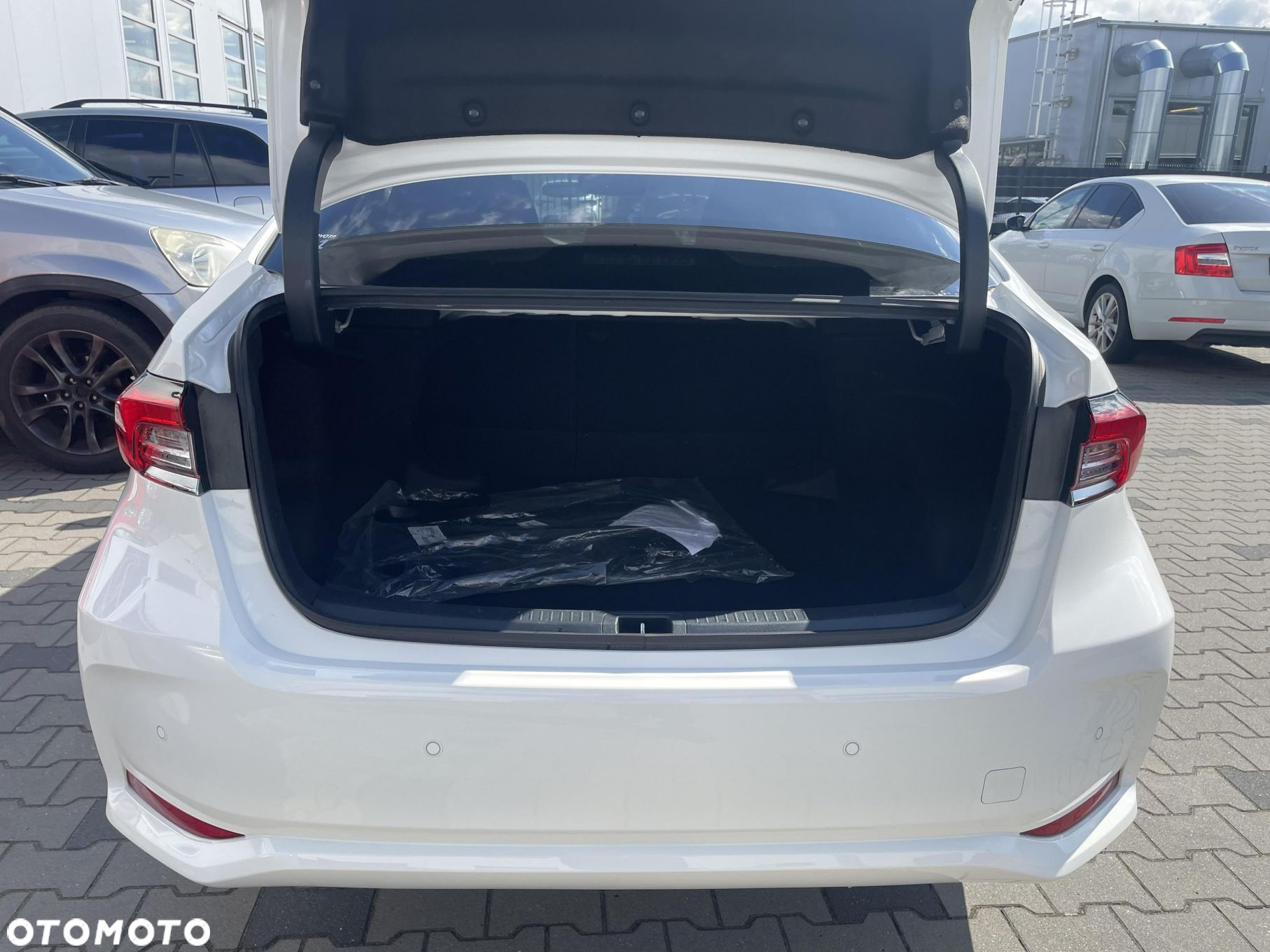 Toyota Corolla 1.8 Hybrid Style - 9