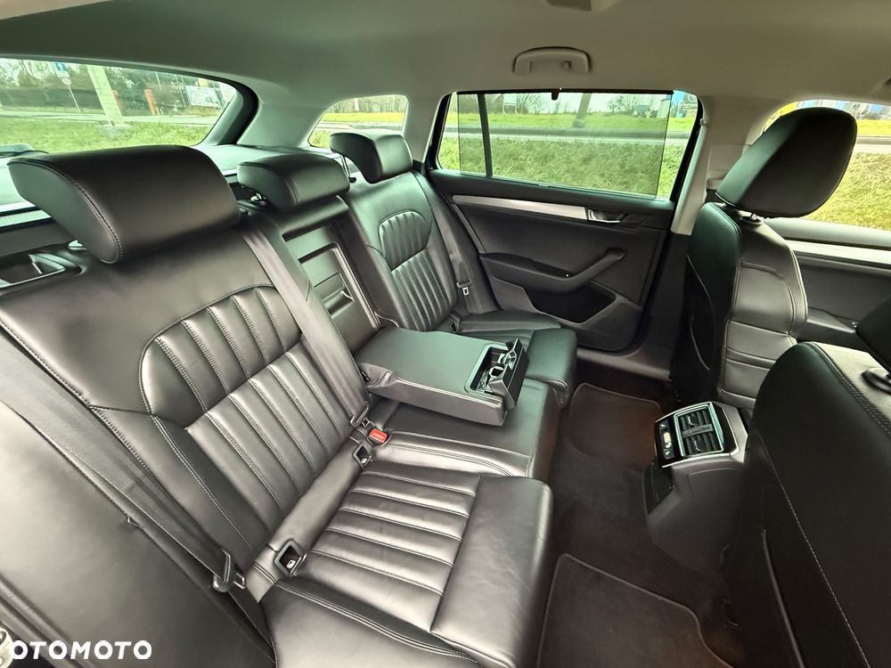 Skoda Superb 2.0 TDI Ambition - 25