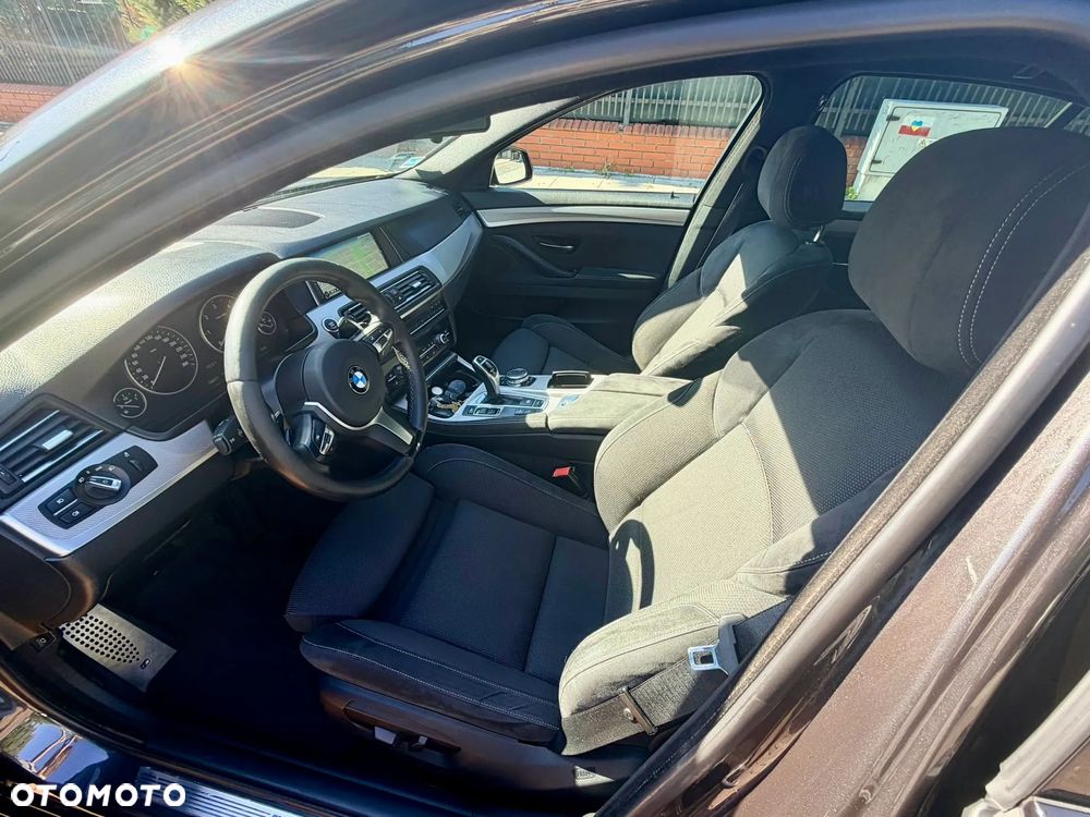 BMW Seria 5 525d xDrive - 10