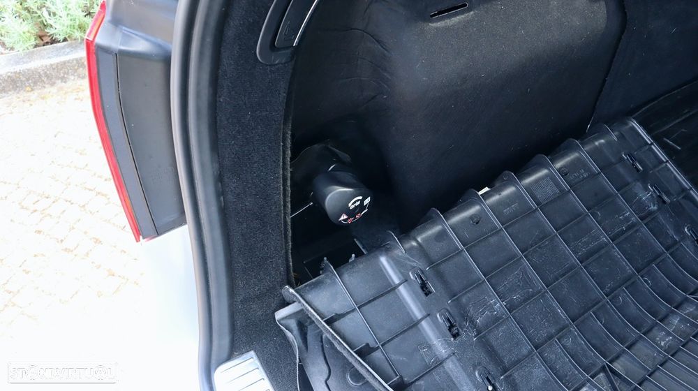 Mercedes-Benz E 250 BlueTEC Avantgarde Auto. - 49