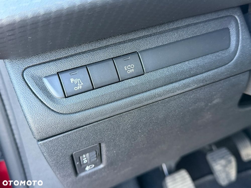 Peugeot 2008 PureTech 130 Stop&Start Allure - 24