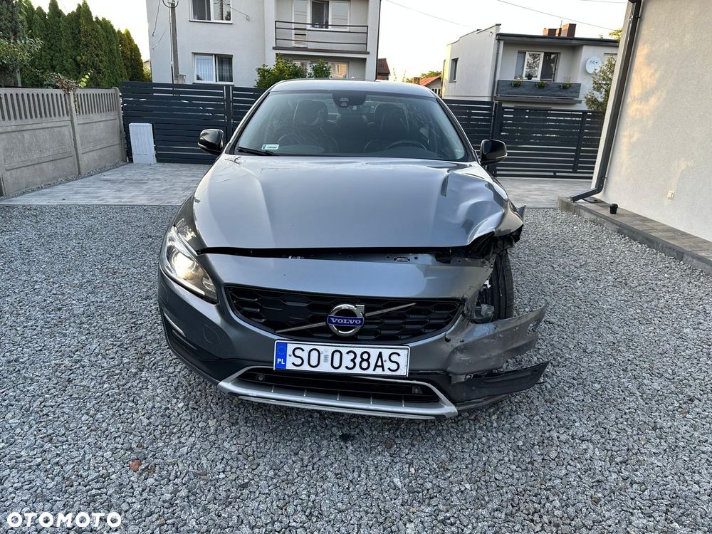 Volvo S60 D4 AWD Drive-E Dynamic Edition (Momentum) - 4