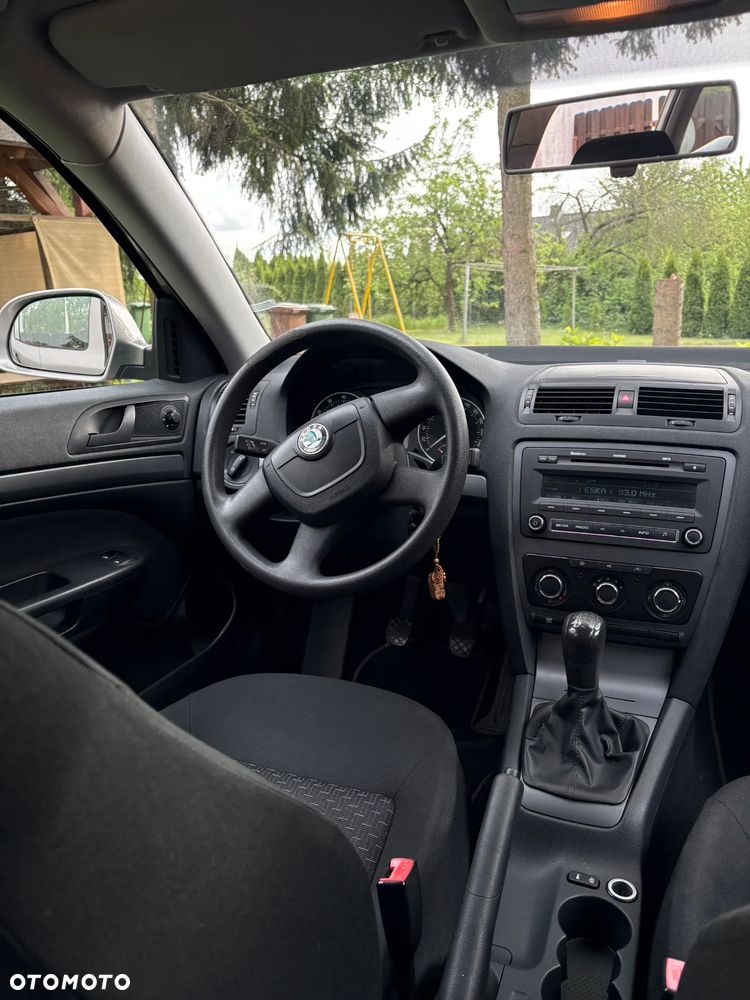 Skoda Octavia 1.6 Combi - 8