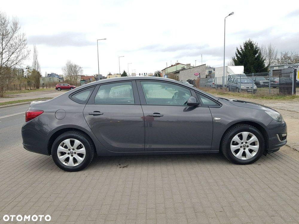 Opel Astra 1.4 T Active - 4