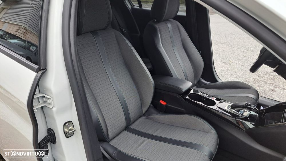 Peugeot e-208 50 kWh Allure - 34