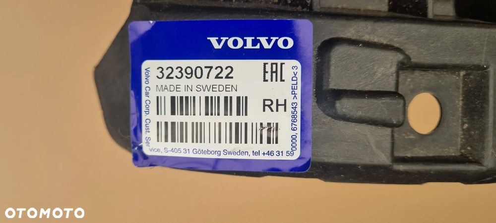 VOLVO V60 II 2019- Ślizg prawy zderzak tył oryginał - 4