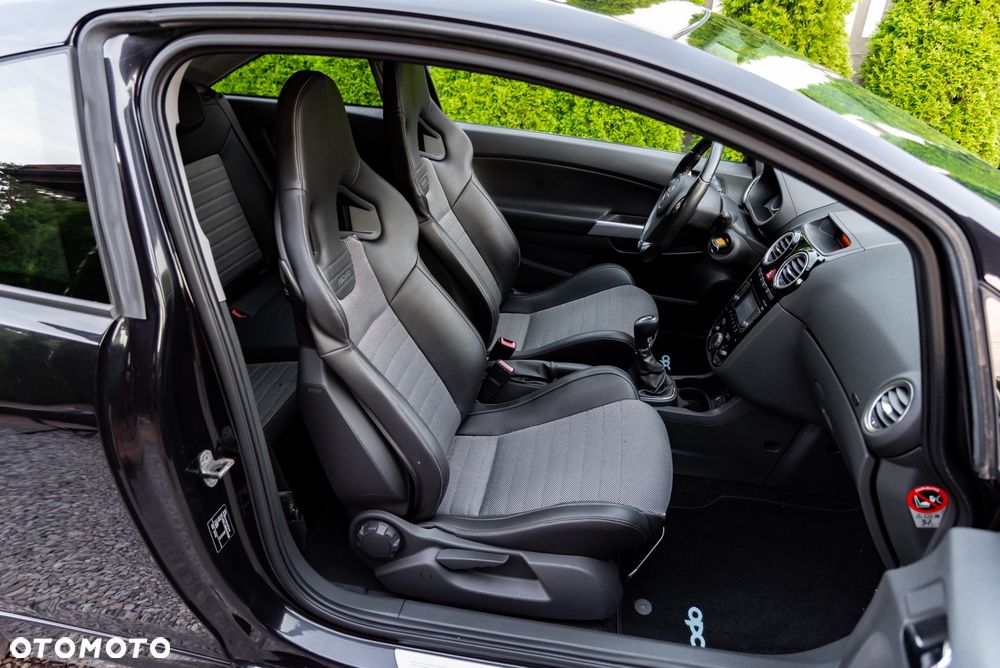 Opel Corsa 1.6T OPC - 25