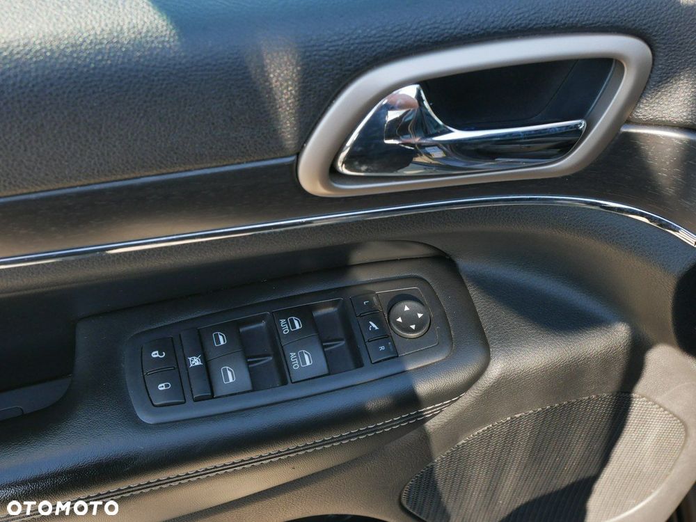 Jeep Grand Cherokee - 17