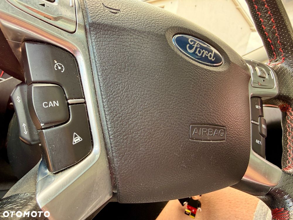 Ford S-Max 2.5 Titanium - 24