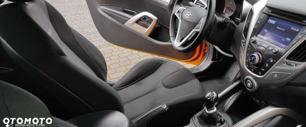 Hyundai Veloster - 32