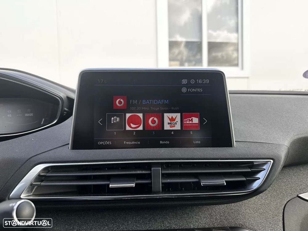 Peugeot 3008 PureTech 130 Stop & Start GPF EAT8 Allure - 15