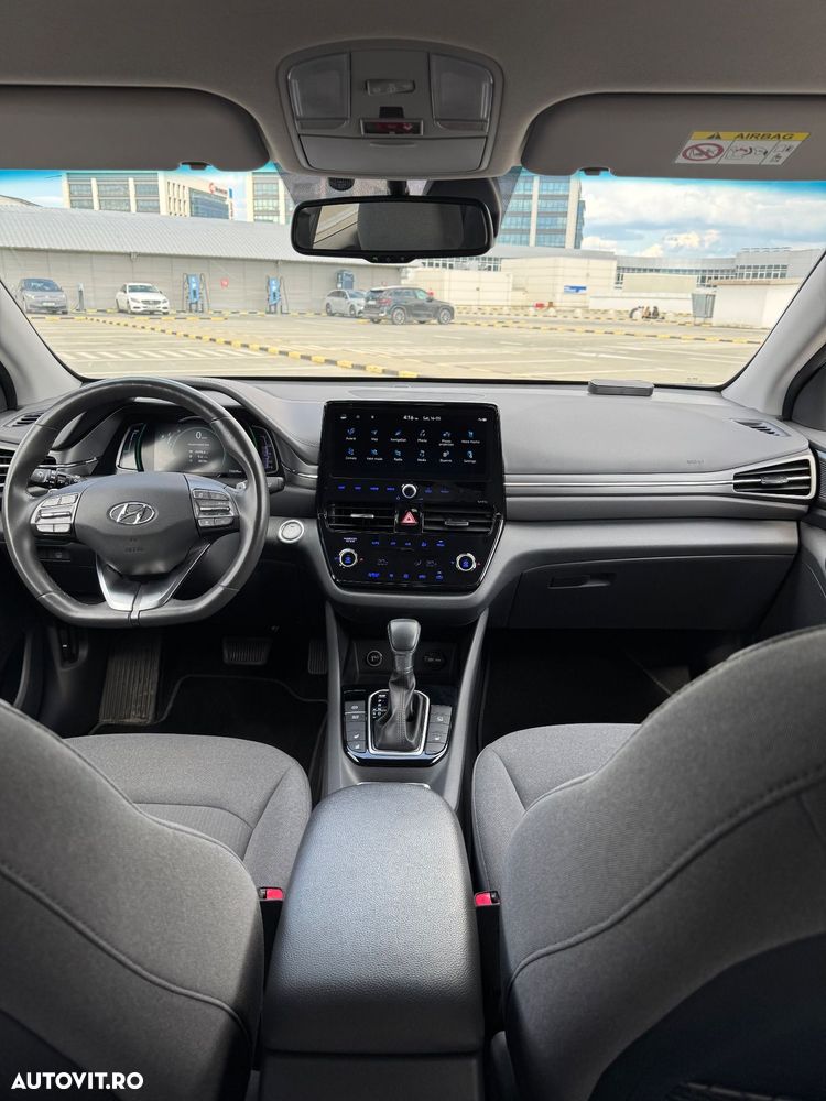 Hyundai IONIQ - 8
