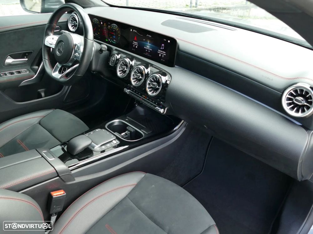 Mercedes-Benz CLA 250 e Shooting Brake AMG Line - 25