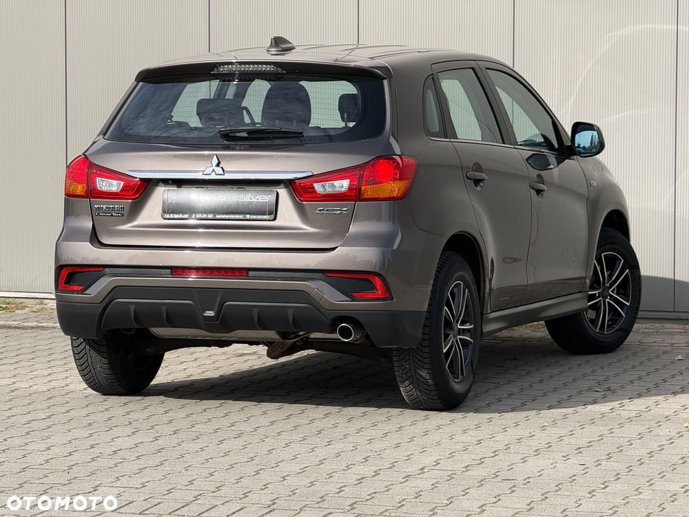 Mitsubishi ASX - 10