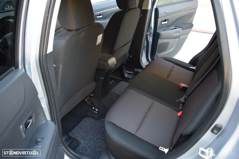 Mitsubishi ASX 1.6 DI-D Intense Black Edition - 10