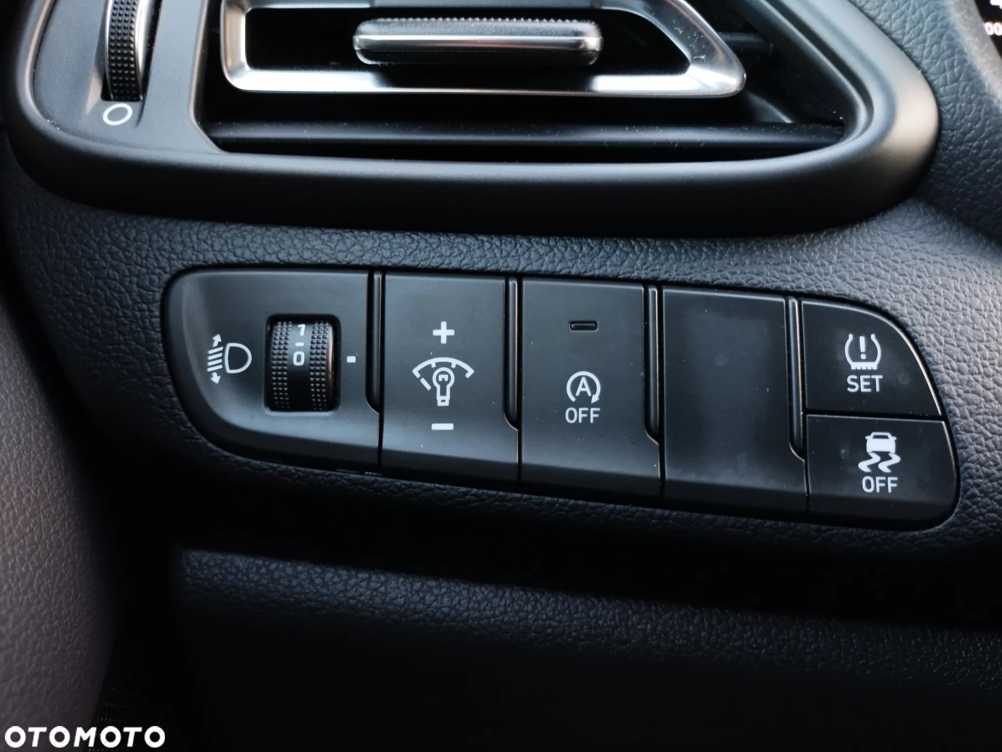 Hyundai i30 1.5 T-GDI 48V Comfort DCT - 14