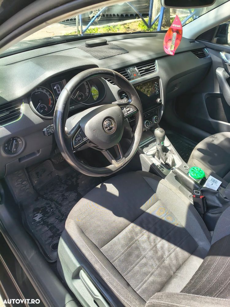 Skoda Octavia 1.6 TDI DSG Style - 3