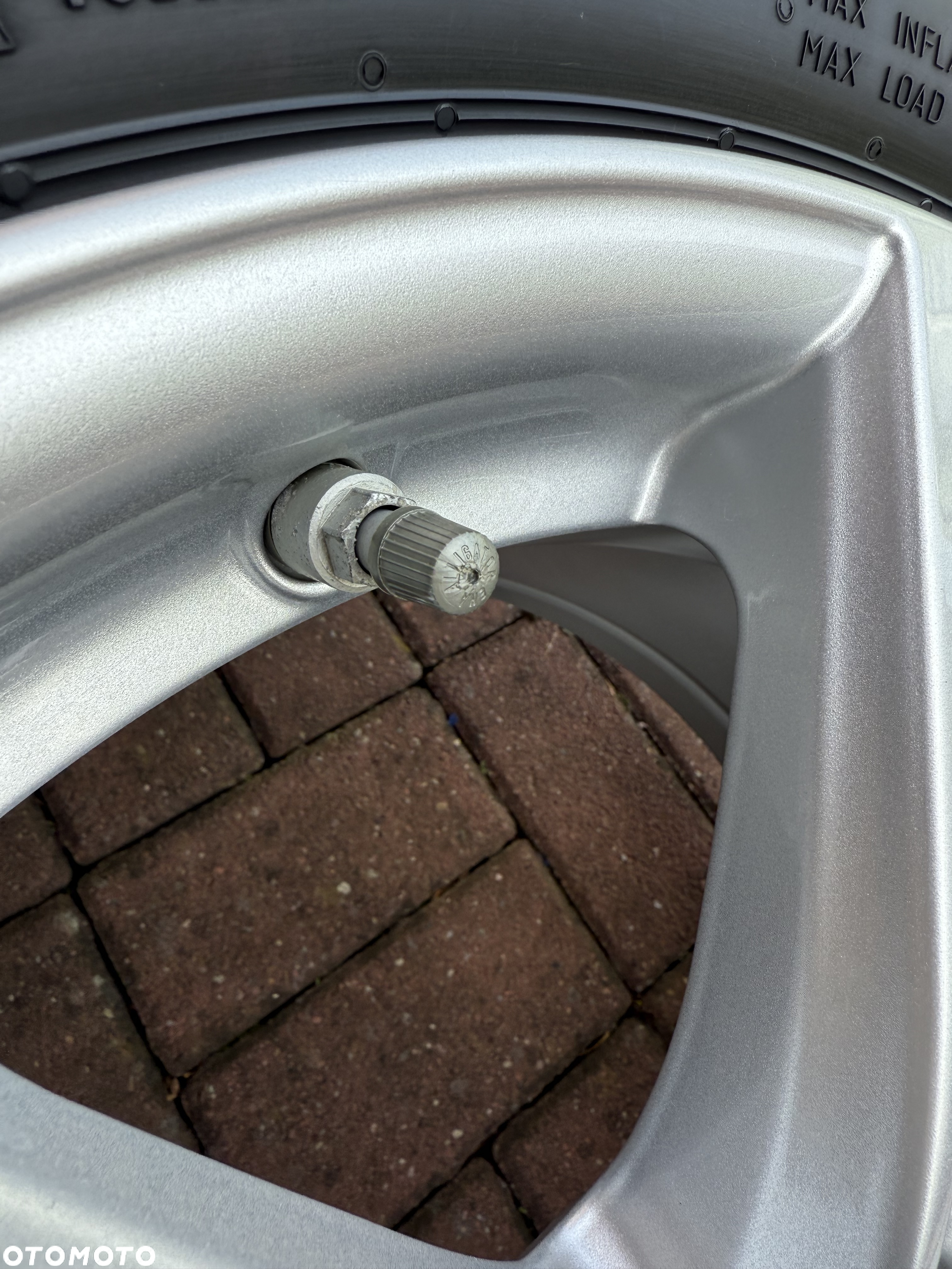 Felgi aluminiowe BMW 18 Oryginalne  z czujnikami powietrza - 3