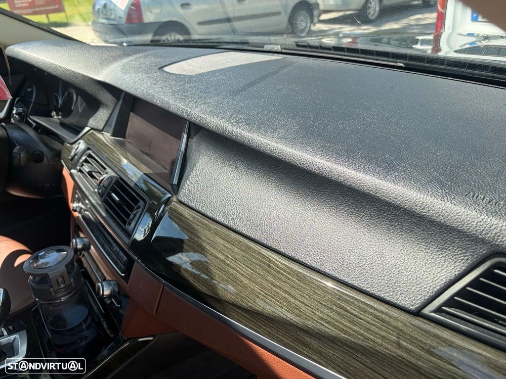 BMW 520 d Line Luxury Auto - 3