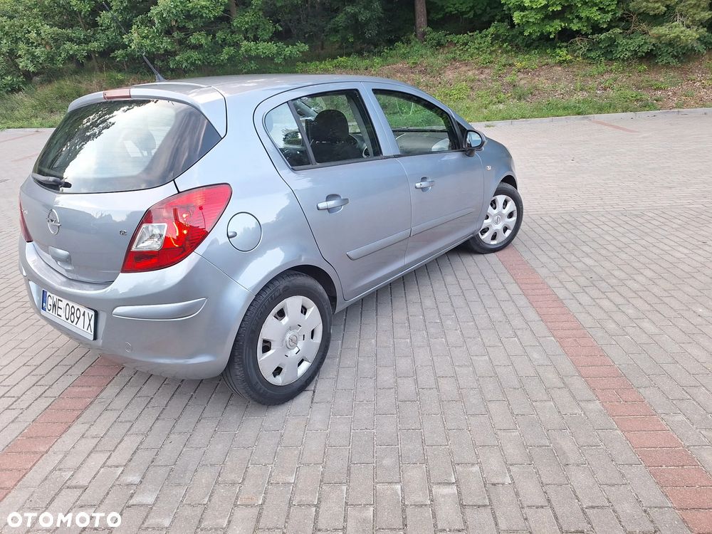 Opel Corsa 1.2 16V Cosmo - 24