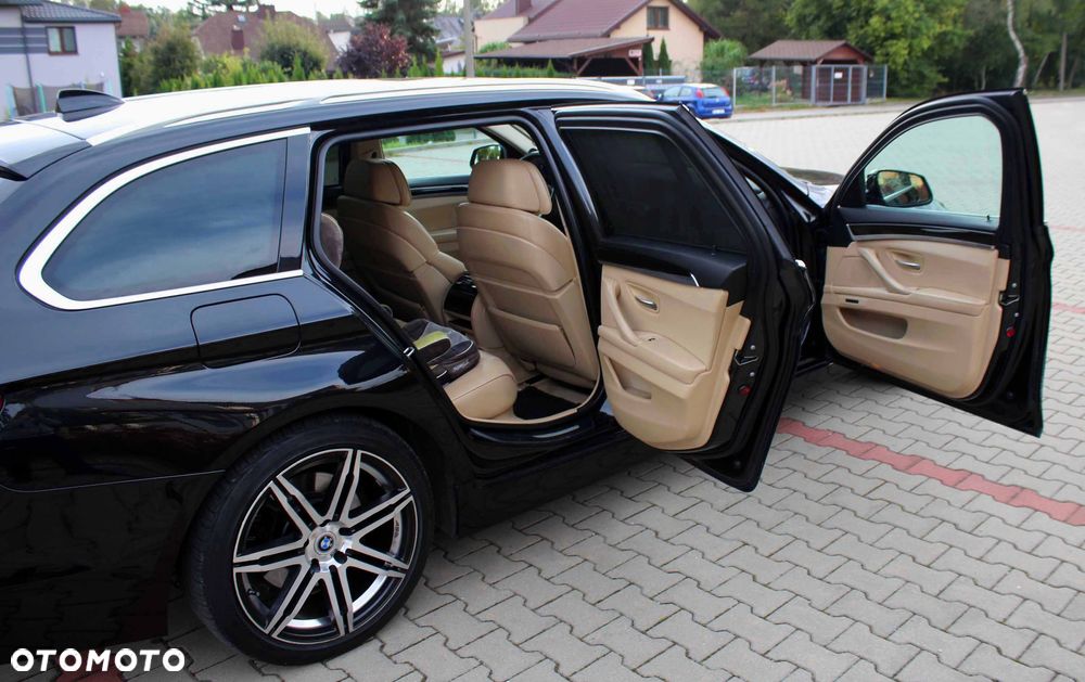 BMW Seria 5 525d - 9