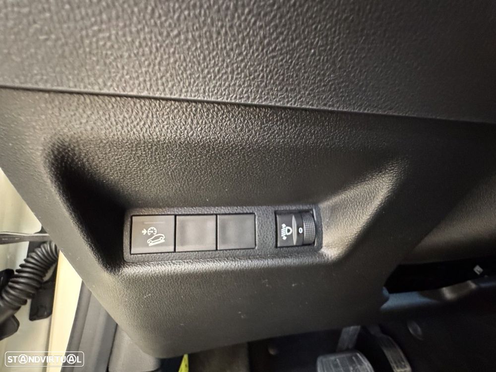 Jeep Avenger 1.2 e-Hybrid Longitude DCT - 18