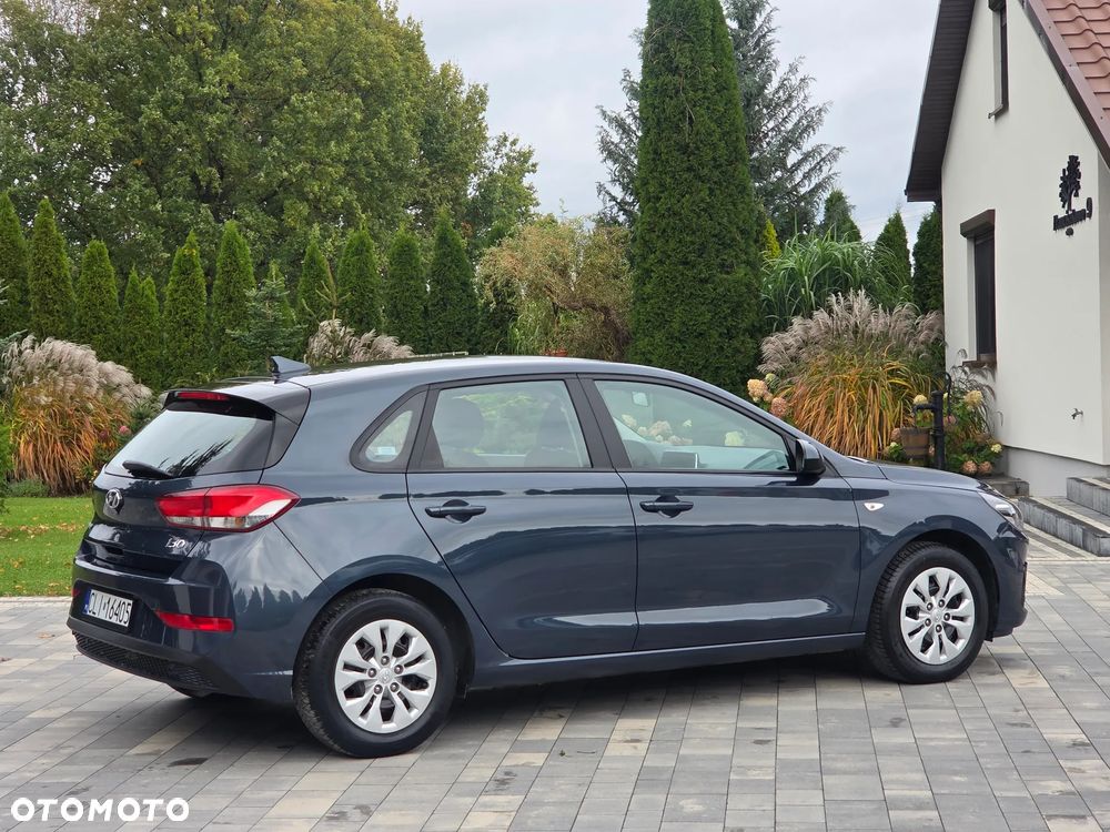 Hyundai i30 1.5 DPI Classic + - 15