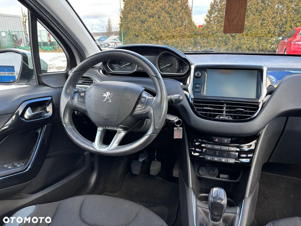 Peugeot 208 1.2 PureTech Allure - 13