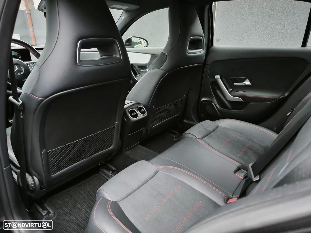 Mercedes-Benz A 180 d AMG Line - 25