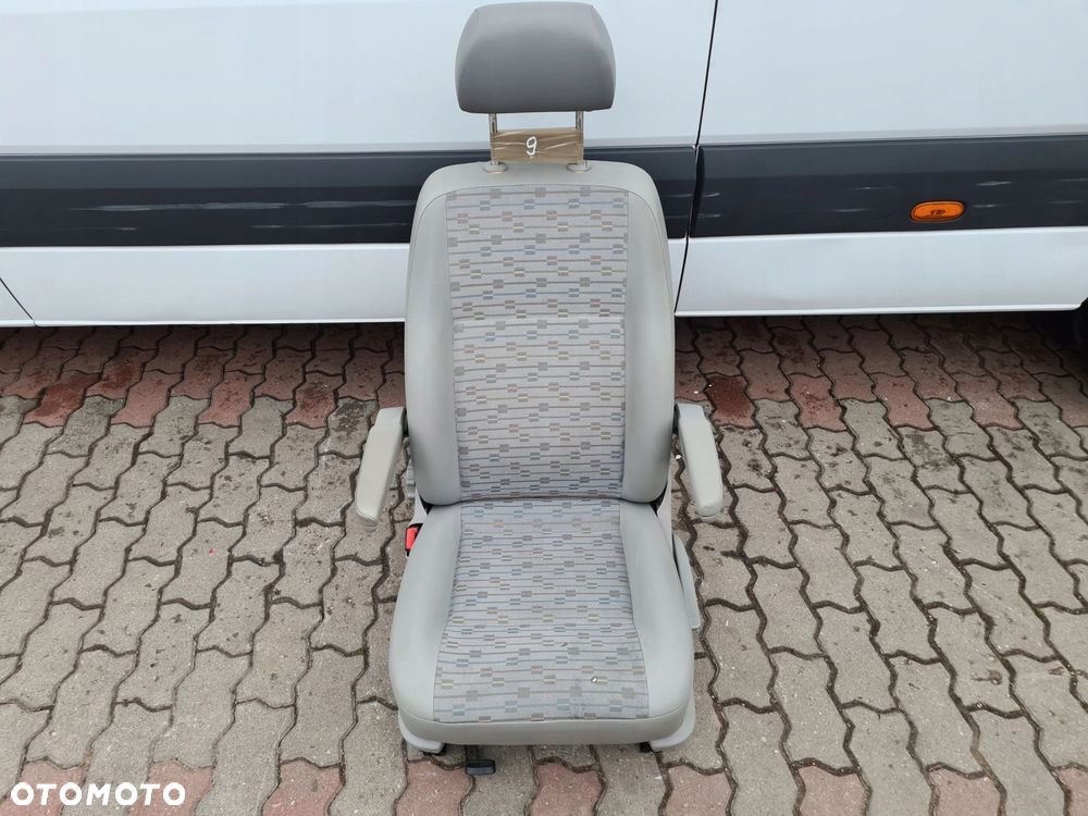 VW T5 LIFT fotel kierowcy podłokietnik PALACE - 1