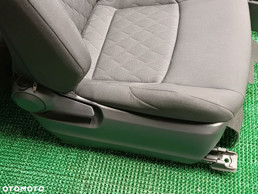 TOYOTA COROLLA CROSS od 2022r Fotele Kanapy Boczki - 4