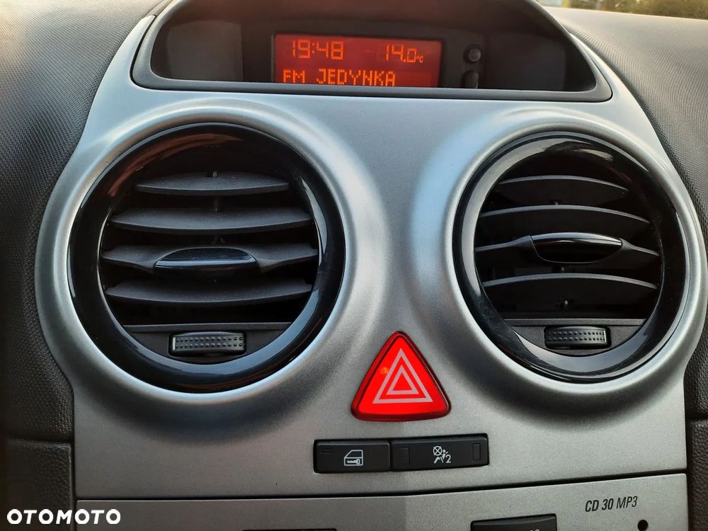 Opel Corsa 1.0 12V Essentia - 28