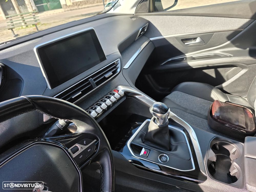 Peugeot 3008 1.2 PureTech Allure Pack - 22