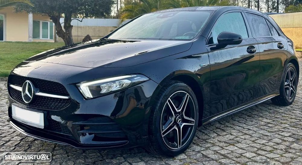 Mercedes-Benz A 250 e AMG Line - 1