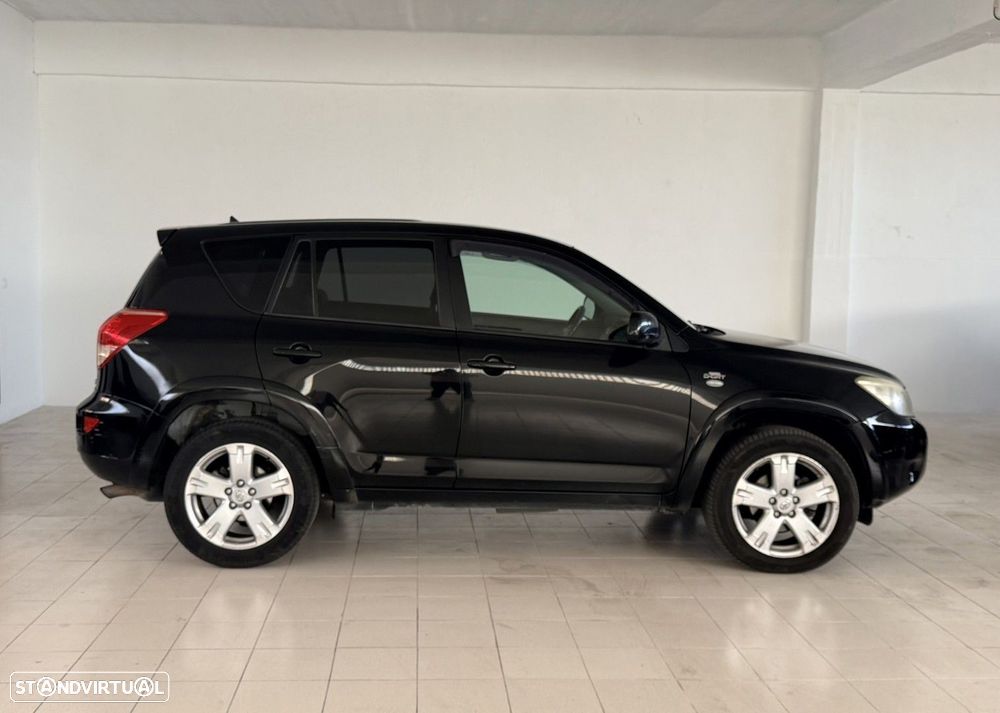 Toyota RAV4 2.2 D-4D - 4