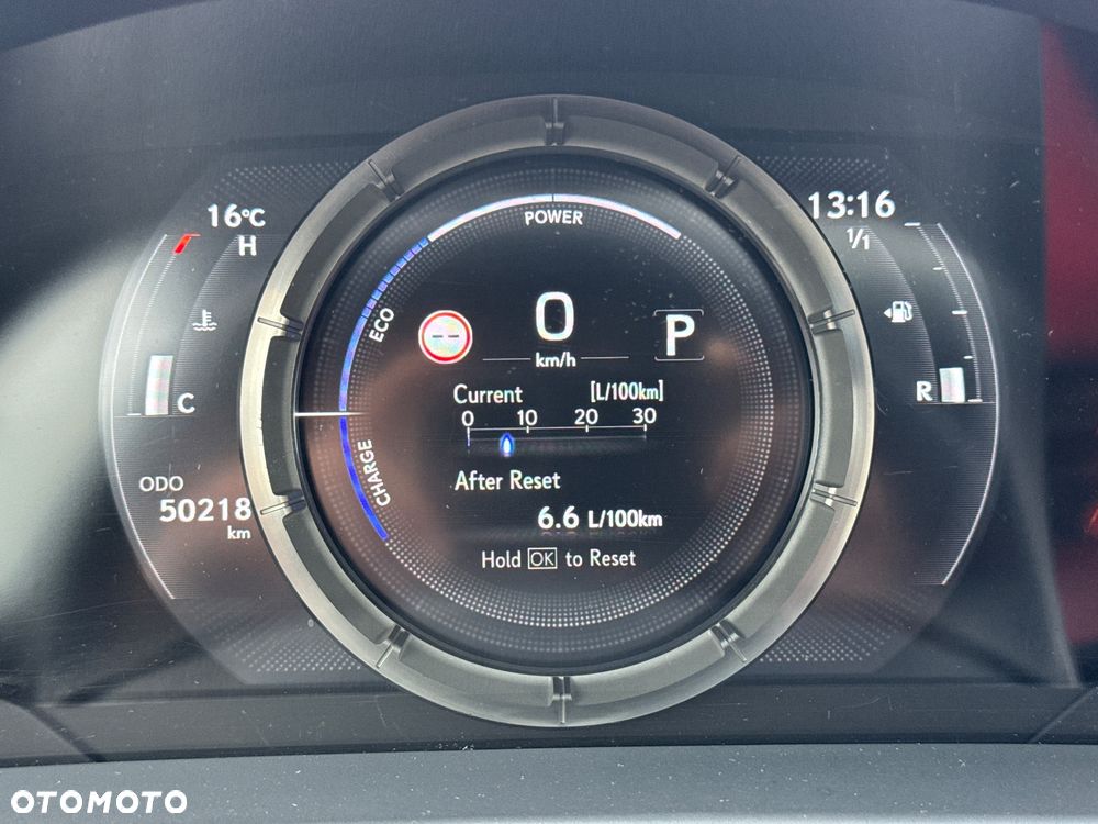 Lexus ES 300h F Sport - 28
