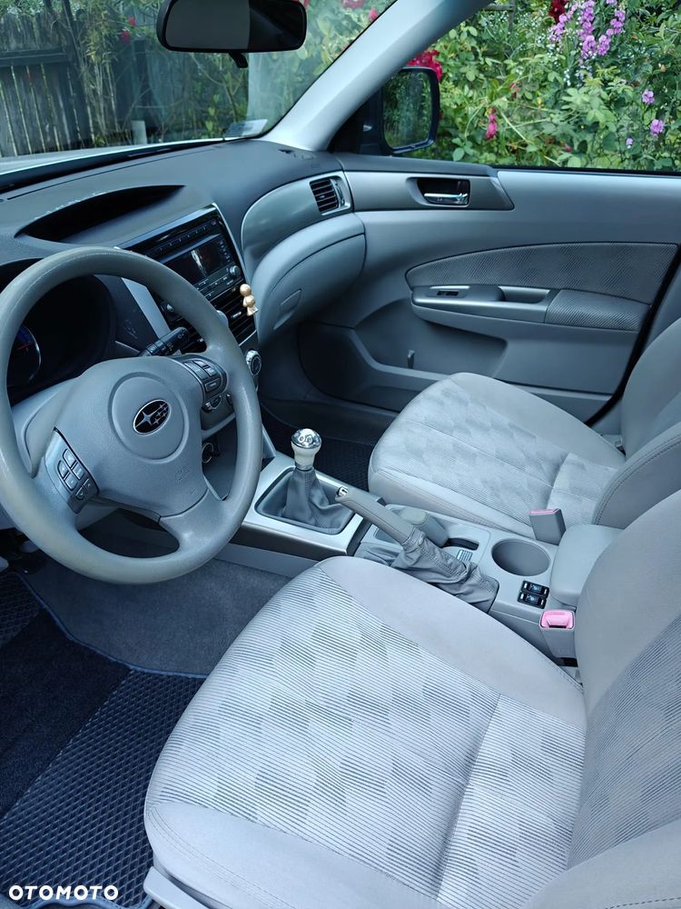 Subaru Forester 2.0 XA TRE - 10