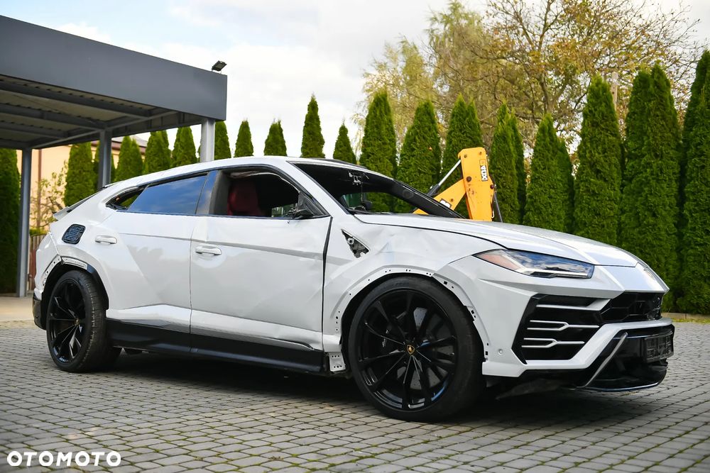 Lamborghini Urus Standard - 21